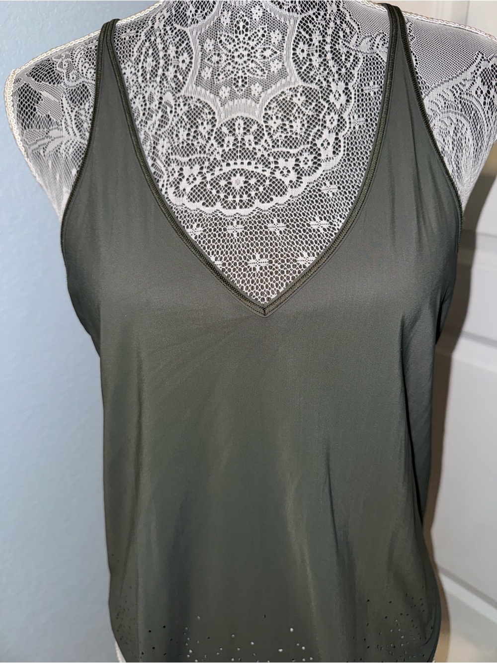 Lululemon flowy tank